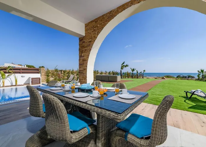 Villa Serenity Seafront *