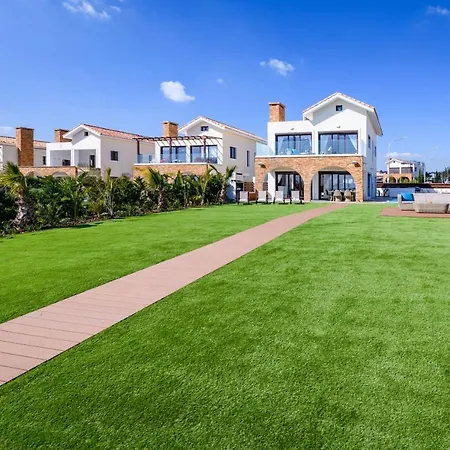 Serenity Seafront Вилла