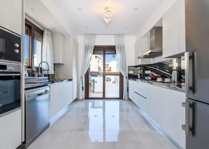 빌라 Serenity Seafront 아이아 나파