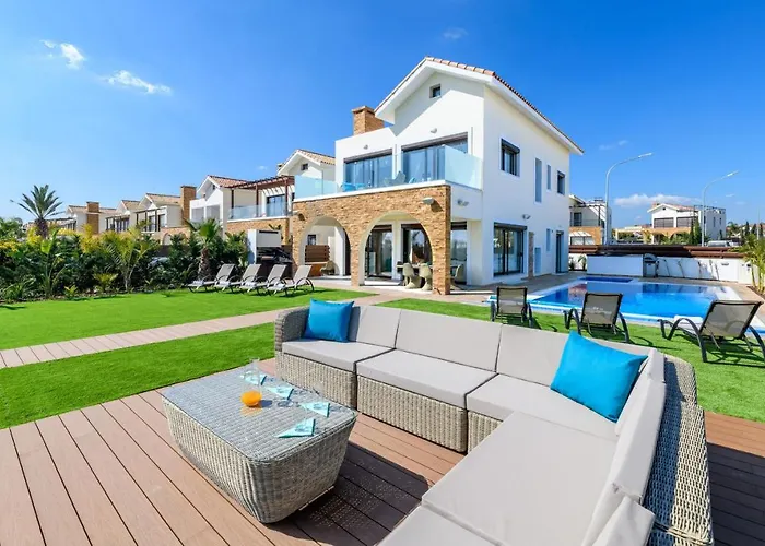 Serenity Seafront 아이아 나파