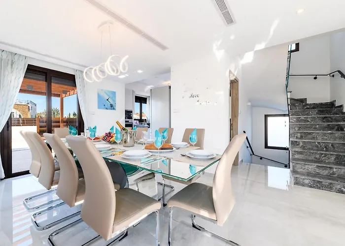 빌라 Serenity Seafront 아이아 나파