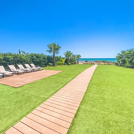 Serenity Seafront فيلة أيا نابا